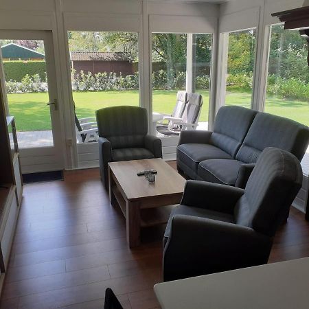 Bungalow/Vakantiehuis Op Park Bavelds Dennen デーネカンプ エクステリア 写真